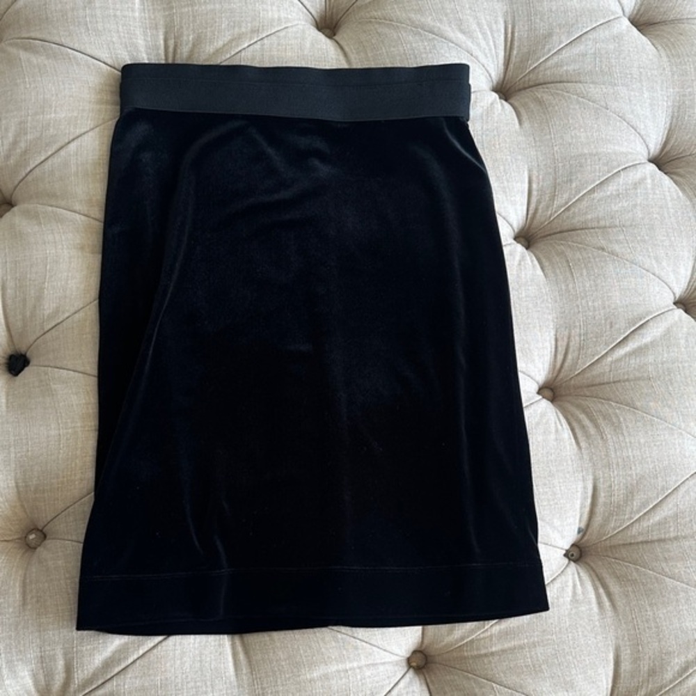 BCBGMaxAzria Elegant Black Pencil Skirt